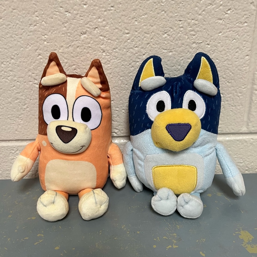 Bluey’s Dad,Bandit & Mom,Chilli. 8" Plush. Mom:Ty brand. Like-new condition